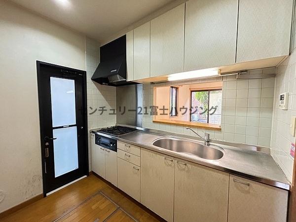 �_�ސ쌧����s����2���ڂ̒��È�ˌ��ẴL�b�`��