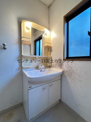 �_�ސ쌧����s����2���ڂ̒��È�ˌ��Ă̐��ʑ�E���ʏ�