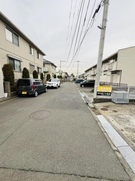 �_�ސ쌧������s��̐V�z��ˌ��Ă̑O�ʓ��H�܂ތ��n�ʐ^