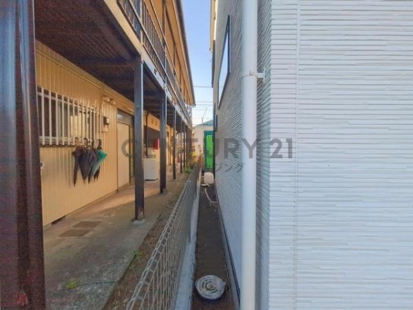 �_�ސ쌧����s�ғ�1���ڂ̐V�z��ˌ��Ă̑O�ʓ��H�܂ތ��n�ʐ^