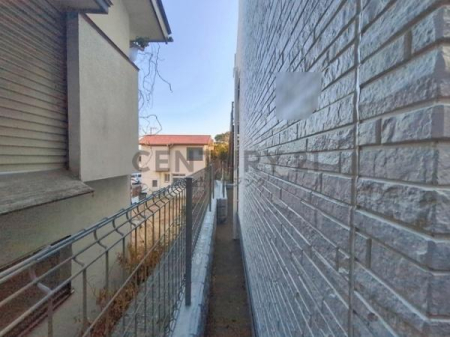 �_�ސ쌧����s�ғ�1���ڂ̐V�z��ˌ��Ă̑O�ʓ��H�܂ތ��n�ʐ^