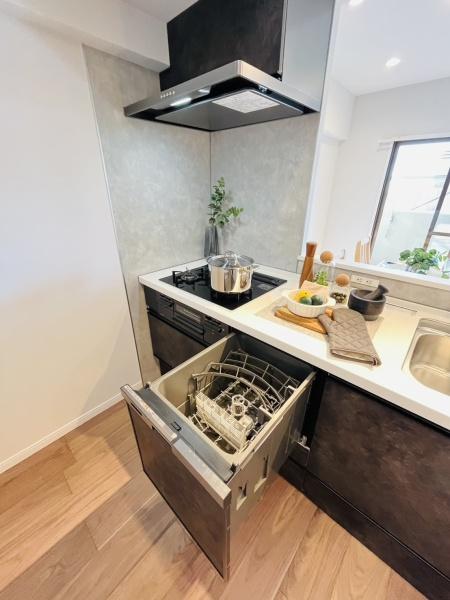 �_�ސ쌧���ˎs���Β��̒��Ã}���V�����̃L�b�`��