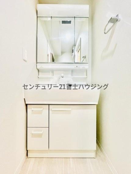 �_�ސ쌧����s�ΐ�6���ڂ̒��Ã}���V�����̐��ʑ�E���ʏ�