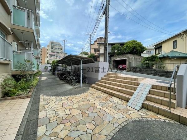 �_�ސ쌧����s�݂��̑�̒��Ã}���V�����̂��̑����n