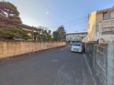 �_�ސ쌧����s���̐V�z��ˌ��Ă̑O�ʓ��H�܂ތ��n�ʐ^