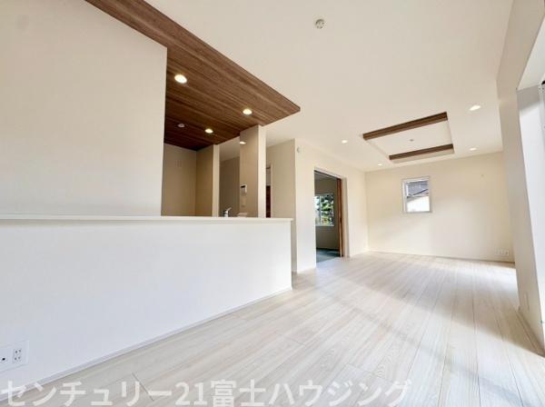 �_�ސ쌧����s���̐V�z��ˌ��Ẵ��r���O