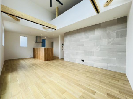 �_�ސ쌧������s����1���ڂ̐V�z��ˌ��Ẵ��r���O