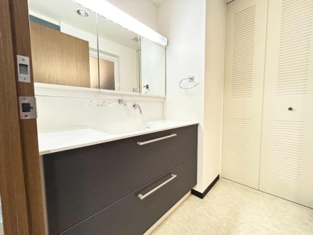 �_�ސ쌧����s�P�s��1���ڂ̒��Ã}���V�����̐��ʑ�E���ʏ�