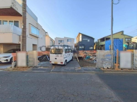 �_�ސ쌧����s����������2���ڂ̐V�z��ˌ��Ă̑O�ʓ��H�܂ތ��n�ʐ^