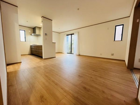 �_�ސ쌧������s����4���ڂ̐V�z��ˌ��Ẵ��r���O