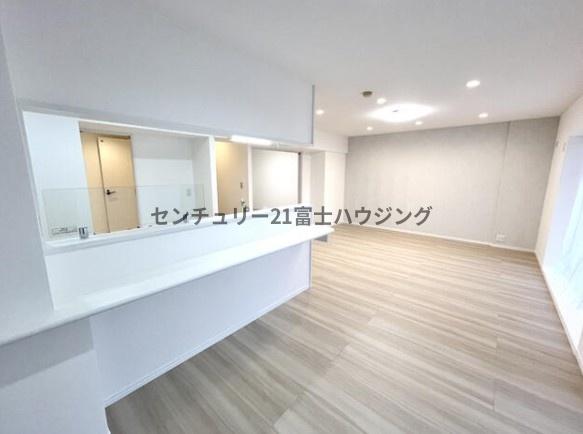 �_�ސ쌧������s���h 396�̒��Ã}���V�����̃��r���O