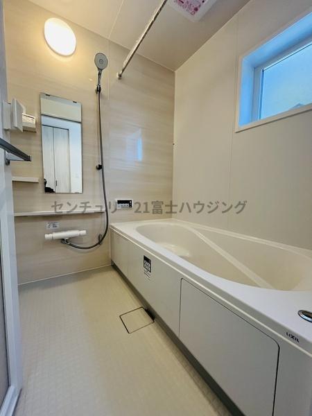 �_�ސ쌧������s��̐V�z��ˌ��Ă̗���