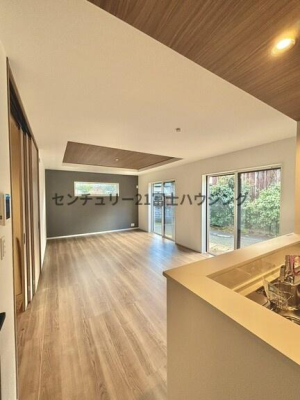 �_�ސ쌧������s��̐V�z��ˌ��Ẵ��r���O