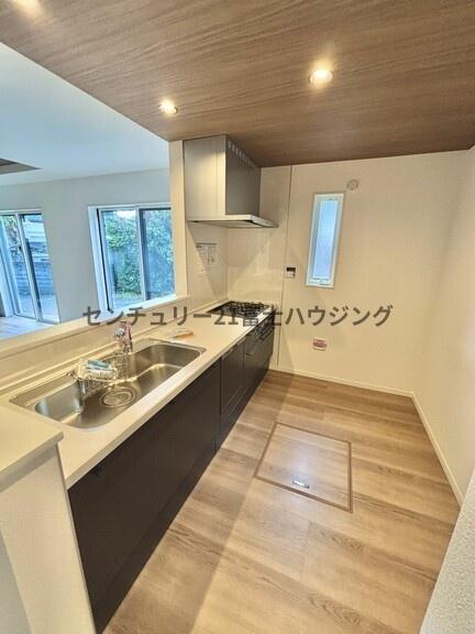 �_�ސ쌧������s��̐V�z��ˌ��ẴL�b�`��