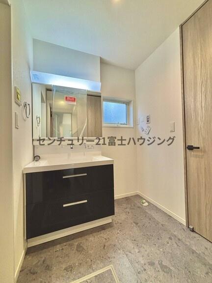 �_�ސ쌧������s��̐V�z��ˌ��Ă̐��ʑ�E���ʏ�