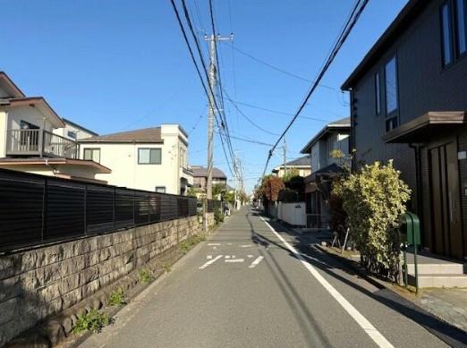 �_�ސ쌧����s����������4���ڂ̓y�n�̑O�ʓ��H�܂ތ��n�ʐ^