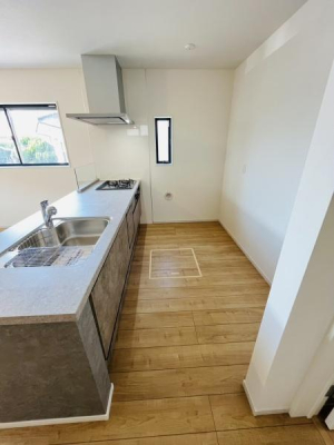 �_�ސ쌧������s���6���ڂ̐V�z��ˌ��ẴL�b�`��