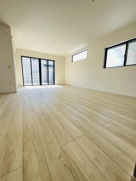 �_�ސ쌧������s���6���ڂ̐V�z��ˌ��Ẵ��r���O