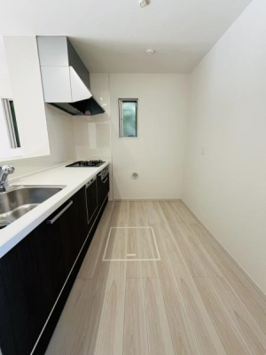 �_�ސ쌧������s�~���̐V�z��ˌ��ẴL�b�`��