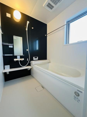 �_�ސ쌧������s�~���̐V�z��ˌ��Ă̗���