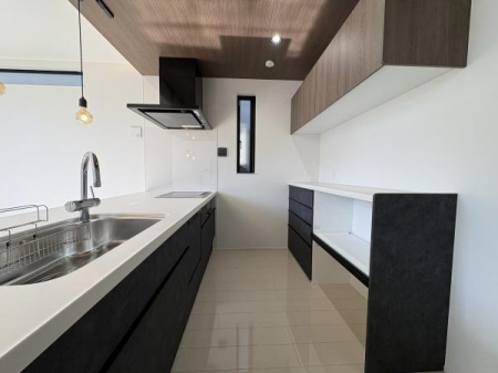 �_�ސ쌧�����S���쒬�c�[ 1422-2�̐V�z��ˌ��ẴL�b�`��