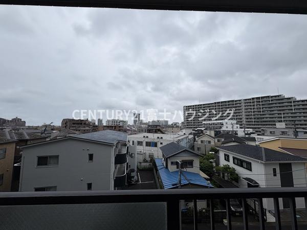 �_�ސ쌧����s�H��3���ڂ̒��Ã}���V�����̏Z�˂���̒��]�ʐ^