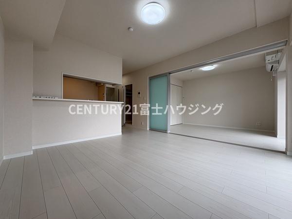 �_�ސ쌧����s�H��3���ڂ̒��Ã}���V�����̃��r���O