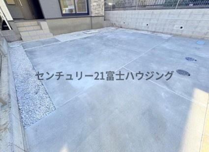 �_�ސ쌧����s�勘�̐V�z��ˌ��Ă̒��ԏ�