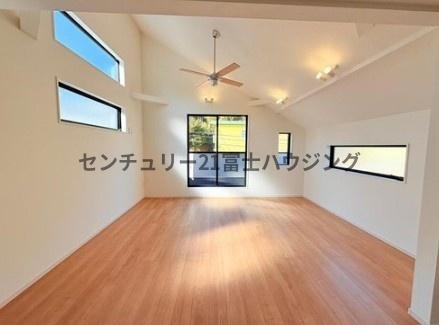 �_�ސ쌧����s�勘�̐V�z��ˌ��Ẵ��r���O