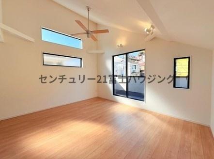 �_�ސ쌧����s�勘�̐V�z��ˌ��Ẵ��r���O