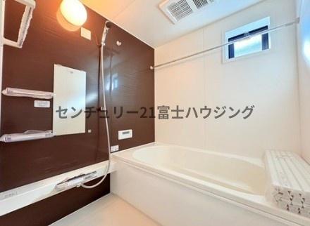 �_�ސ쌧����s�勘�̐V�z��ˌ��Ă̗���