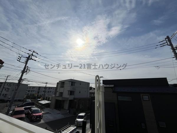 �_�ސ쌧������s�����u1���ڂ̐V�z��ˌ��Ă̏Z�˂���̒��]�ʐ^