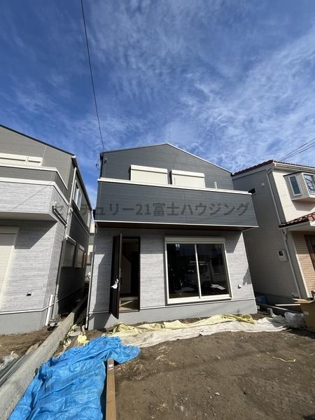 �_�ސ쌧������s�����u1���ڂ̐V�z��ˌ��Ă̌��n�O�ώʐ^