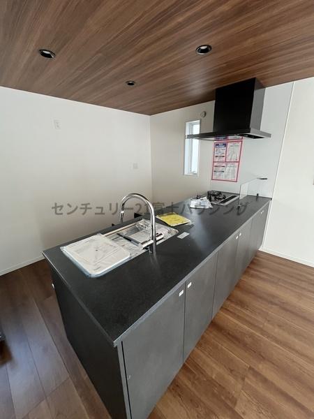 �_�ސ쌧������s�����u1���ڂ̐V�z��ˌ��ẴL�b�`��