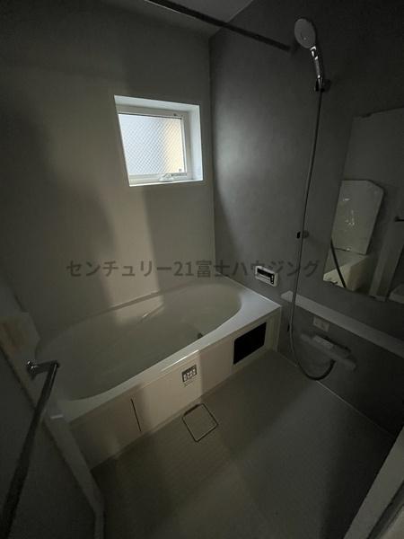 �_�ސ쌧������s�����u1���ڂ̐V�z��ˌ��Ă̗���