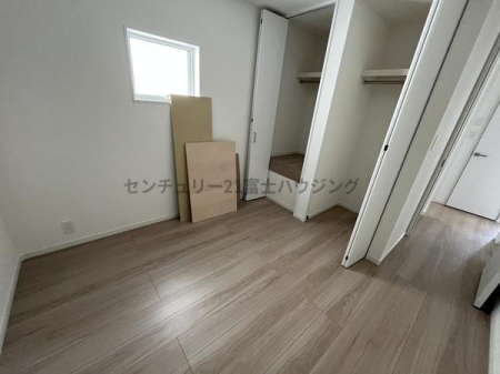 �_�ސ쌧������s�����u1���ڂ̐V�z��ˌ��Ă̎��[