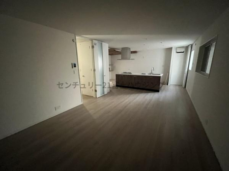 �_�ސ쌧������s�����u1���ڂ̐V�z��ˌ��Ẵ��r���O