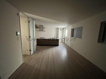 �_�ސ쌧������s�����u1���ڂ̐V�z��ˌ��Ẵ��r���O