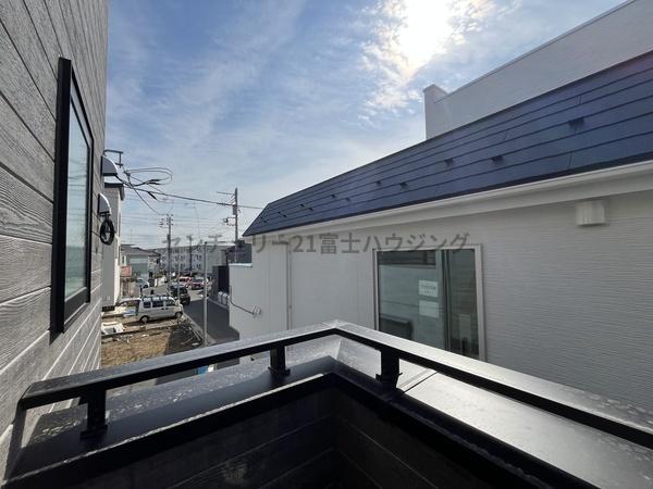 �_�ސ쌧������s�����u1���ڂ̐V�z��ˌ��Ă̏Z�˂���̒��]�ʐ^