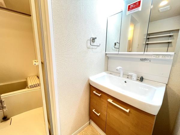 �_�ސ쌧����s�H��3���ڂ̒��Ã}���V�����̐��ʑ�E���ʏ�