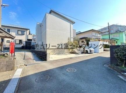 �_�ސ쌧����s����̓y�n�̑O�ʓ��H�܂ތ��n�ʐ^