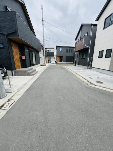 �_�ސ쌧������s���h�̐V�z��ˌ��Ă̑O�ʓ��H�܂ތ��n�ʐ^