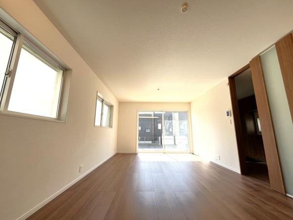 �_�ސ쌧������s�����u1���ڂ̐V�z��ˌ��Ẵ��r���O