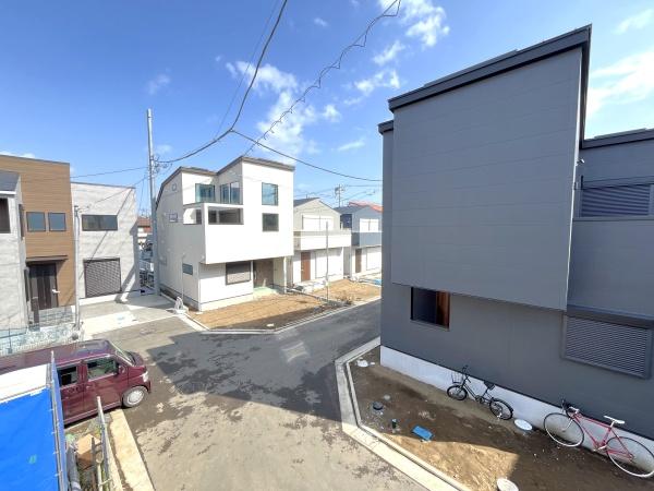 �_�ސ쌧������s�����u1���ڂ̐V�z��ˌ��Ă̑O�ʓ��H�܂ތ��n�ʐ^