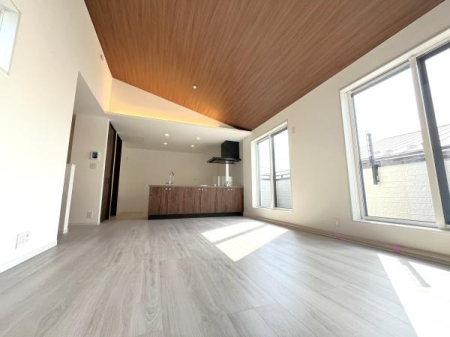 �_�ސ쌧������s�����u1���ڂ̐V�z��ˌ��Ẵ��r���O