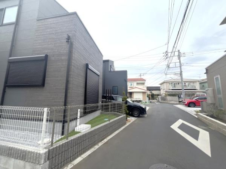 �_�ސ쌧������s�����u1���ڂ̐V�z��ˌ��Ă̑O�ʓ��H�܂ތ��n�ʐ^