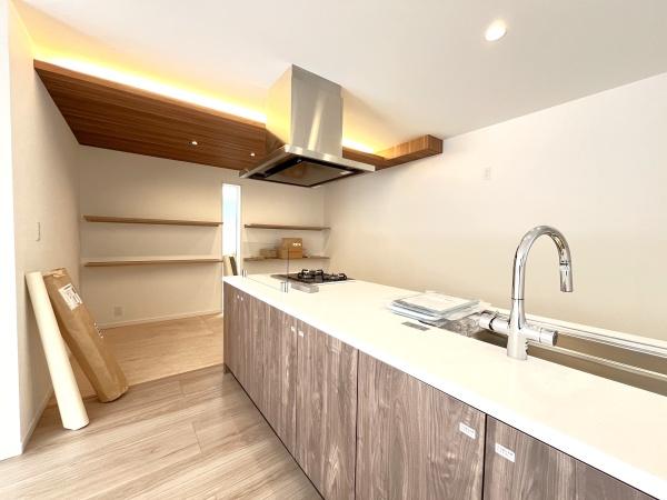 �_�ސ쌧������s�����u1���ڂ̐V�z��ˌ��ẴL�b�`��