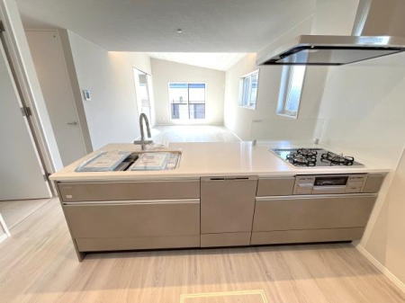 �_�ސ쌧������s�����u1���ڂ̐V�z��ˌ��ẴL�b�`��