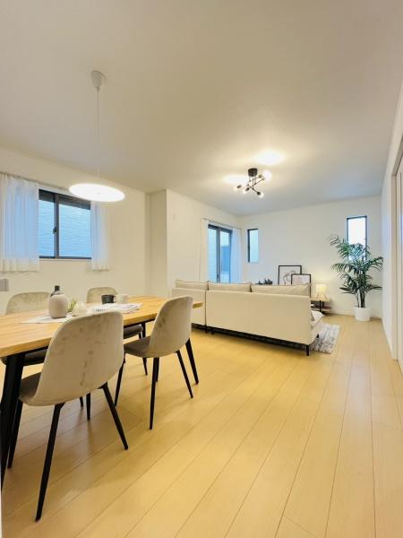 �_�ސ쌧������s����1���ڂ̐V�z��ˌ��Ẵ��r���O