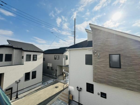 �_�ސ쌧������s�~���̐V�z��ˌ��Ă̏Z�˂���̒��]�ʐ^